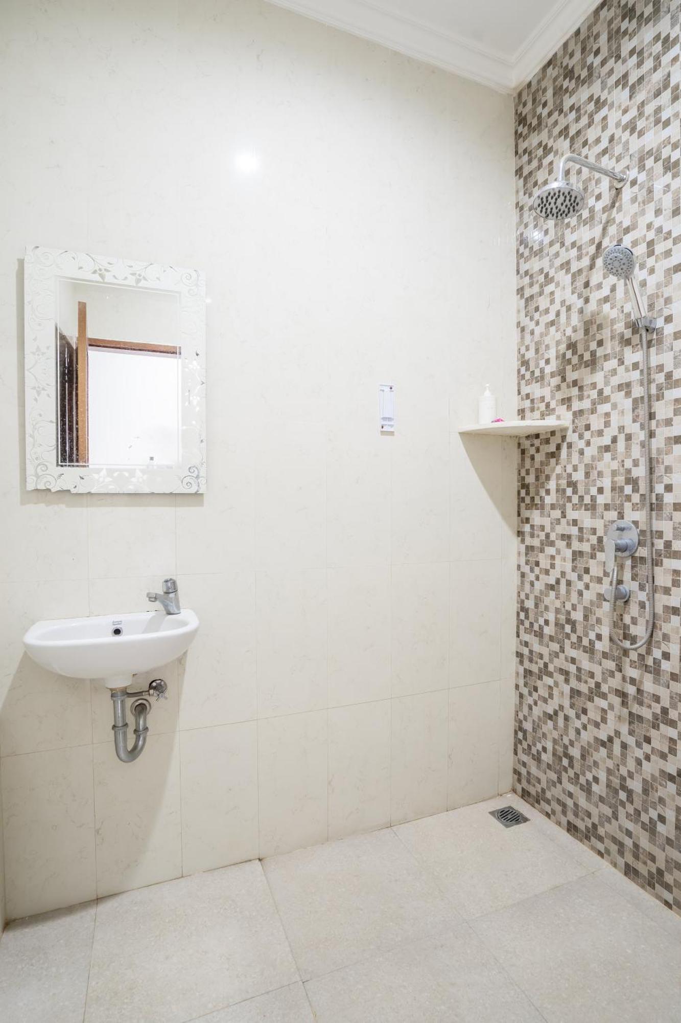 Nirmala Guest House Surf Keramas Ngoại thất bức ảnh